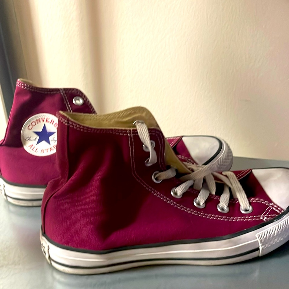 Maroon converse slightly worn